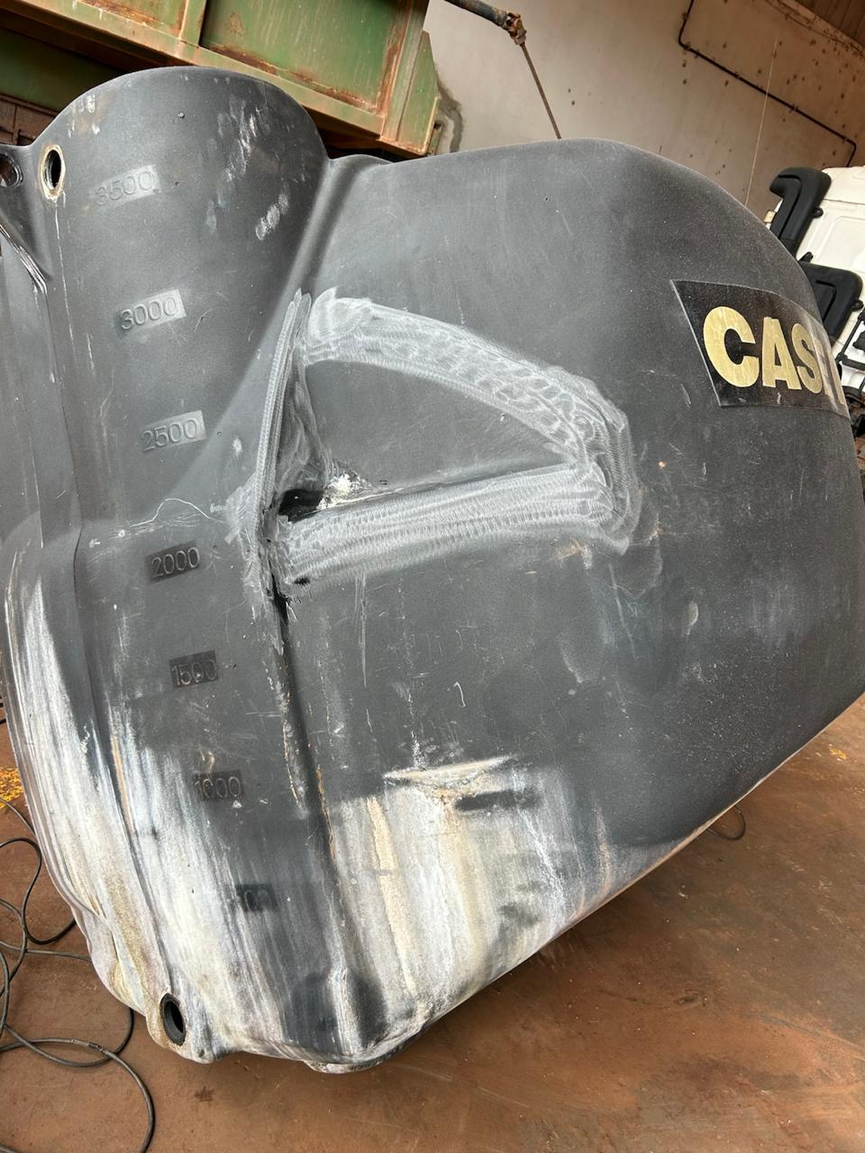 Tanque amarelo antes do reparo