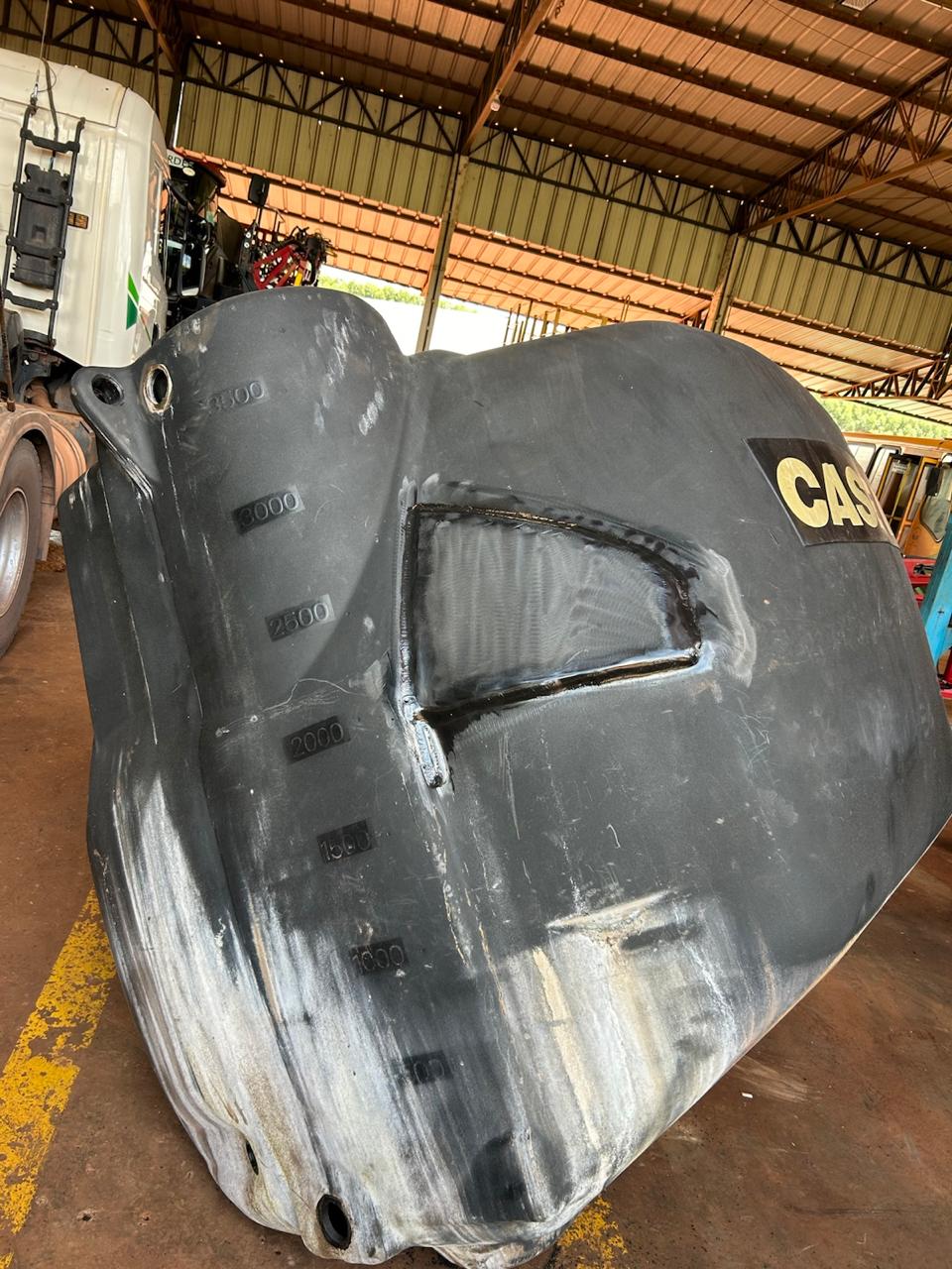 Tanque amarelo após reparo